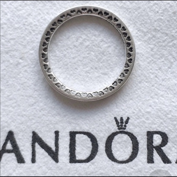 🚨SOLD🚨Pandora Luminous Hearts Ring - Picture 2 of 7